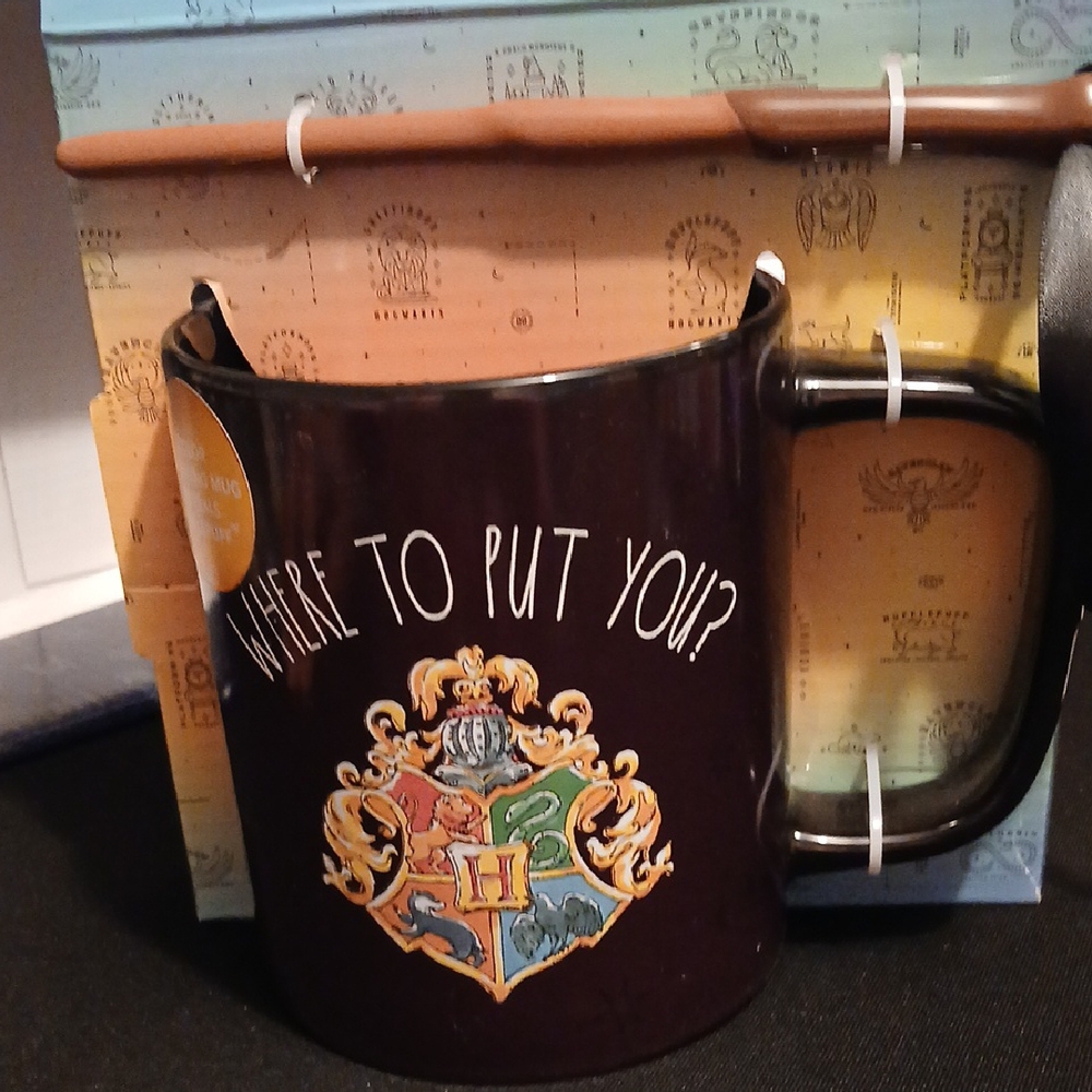 Harry Potter Black Hogwarts Crest Mug Rae Dunn NIB - Picture 6 of 6